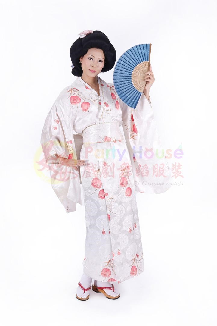 長和服/白色花苞
